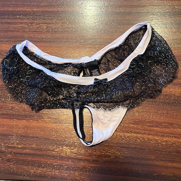 Victoria’s Secret Dream Angels soft pink and black lace thong, sz M - Picture 1 of 6